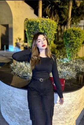 Anlini – VIP Model in Mumbai